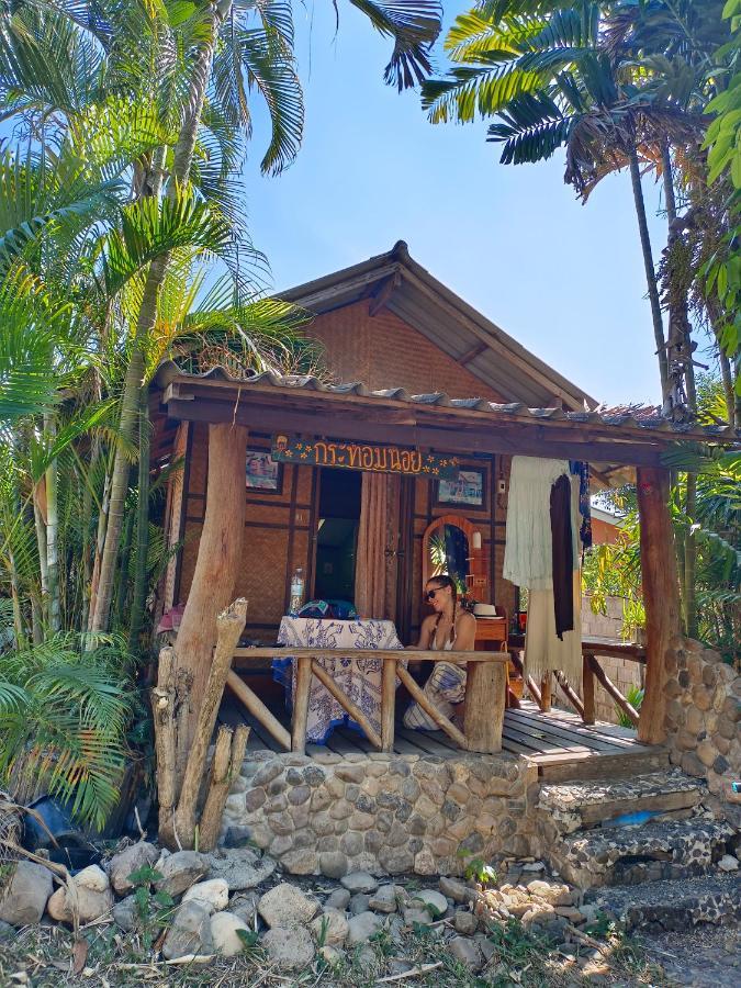 Sunny Tayai Hostel Пай Екстериор снимка